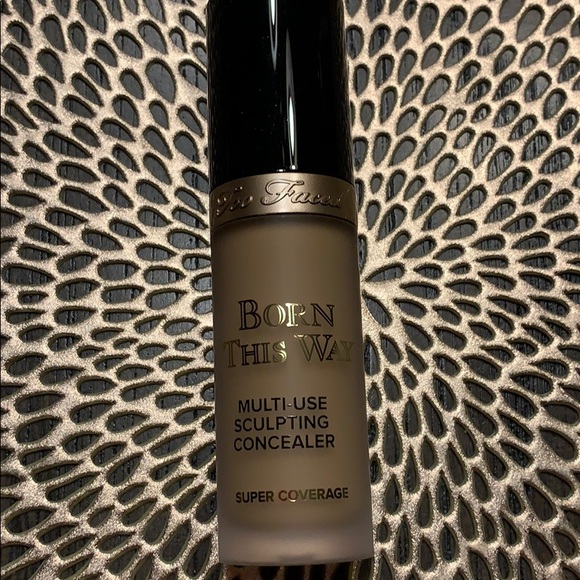 Concealer - Picture 3 of 4